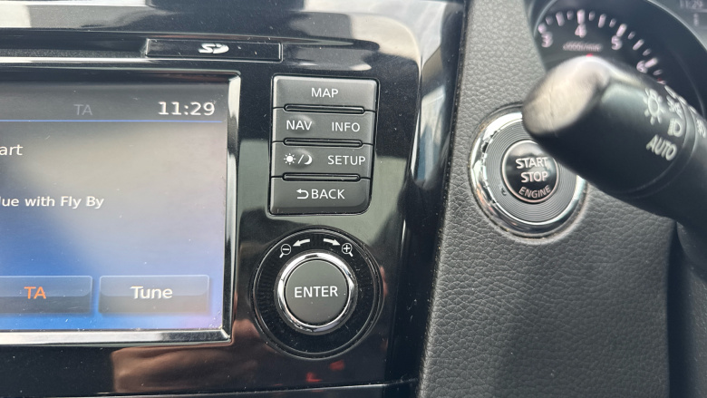 Nissan Qashqai 1.2 DiG-T N-Connecta 5dr Petrol Hatchback